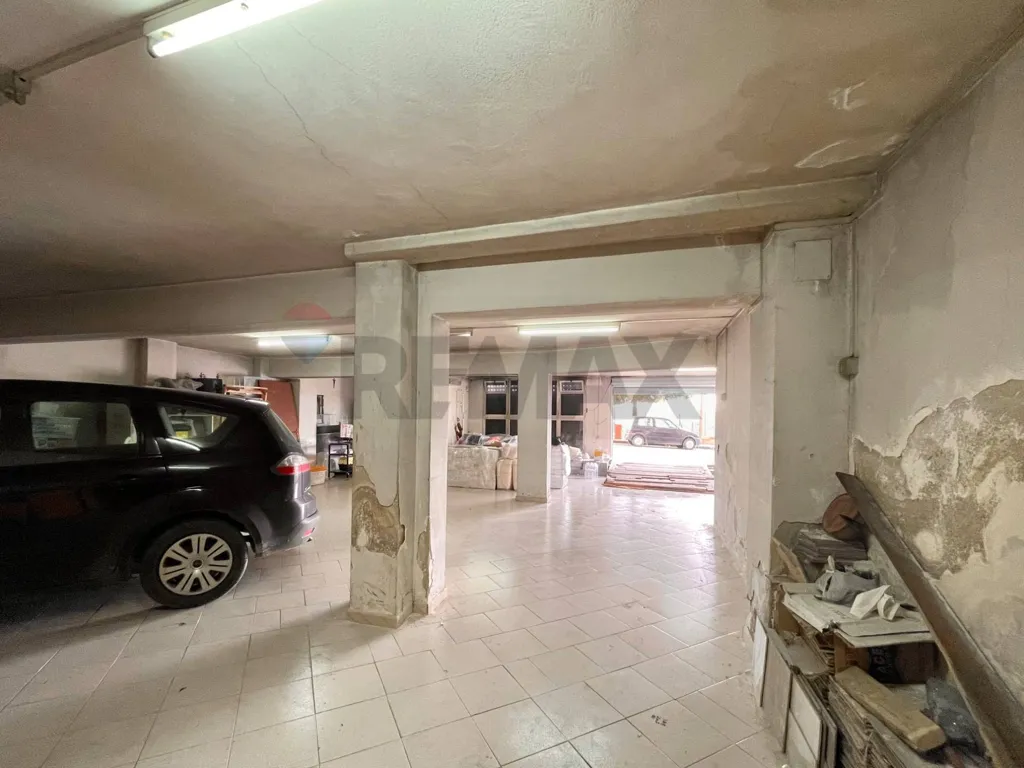 Garage - Garage/Storage in Mineo with Multiple Entrances