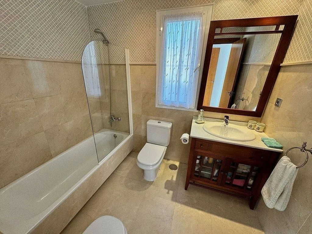 Bathrooms - Semi-detached House with Pool in Las Salinas