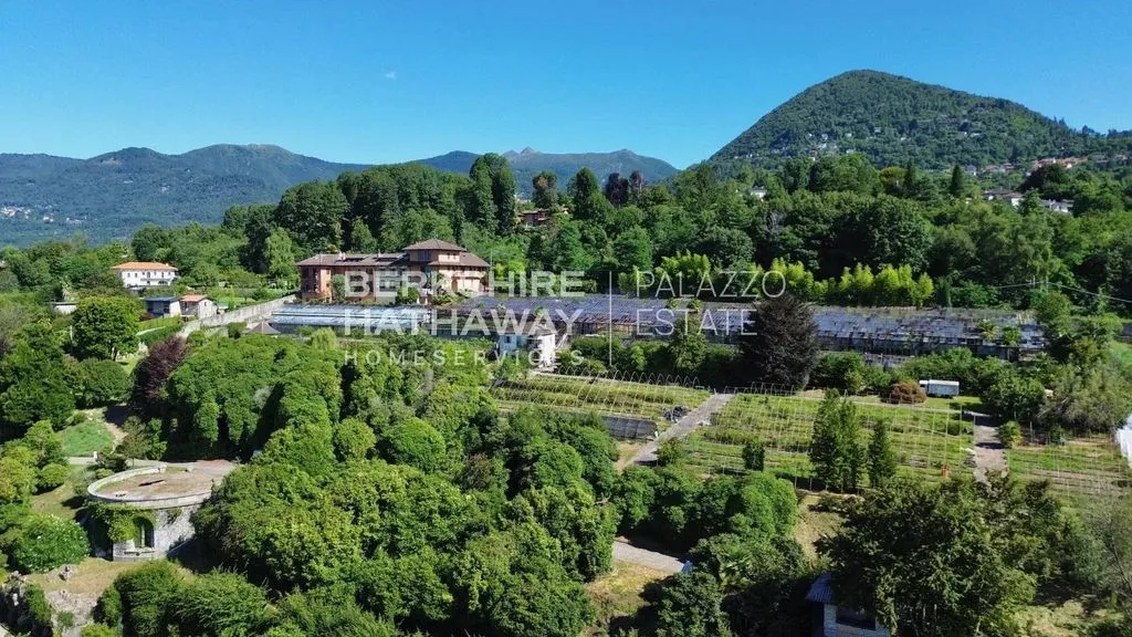 Õhuvaade - Development Land with Lake View in Verbania