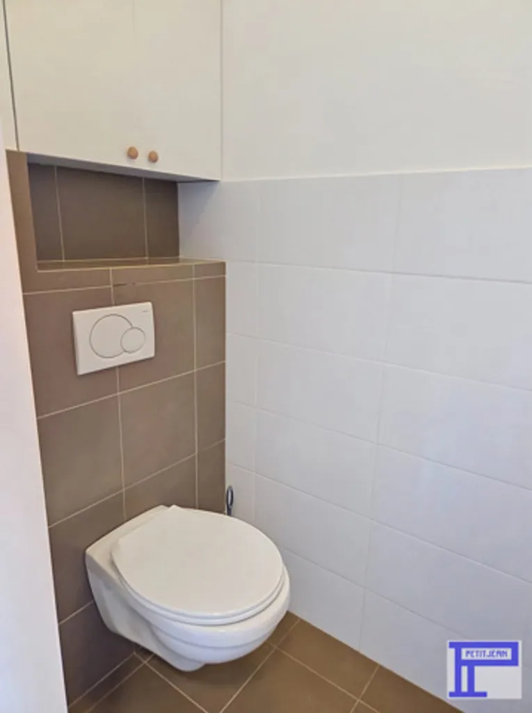 Salles de bain - Duplex Rénové près des Institutions Européennes