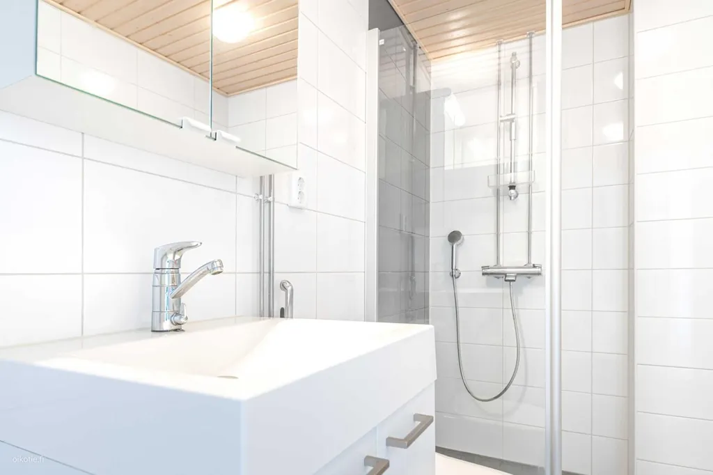 Bathrooms - Two-Room Apartment in Suurpellon