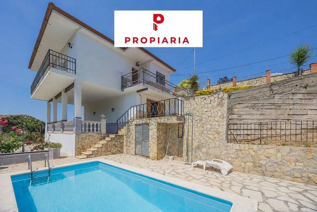 Pool - Chalet with Pool and Terrace in Corbera de Llobregat