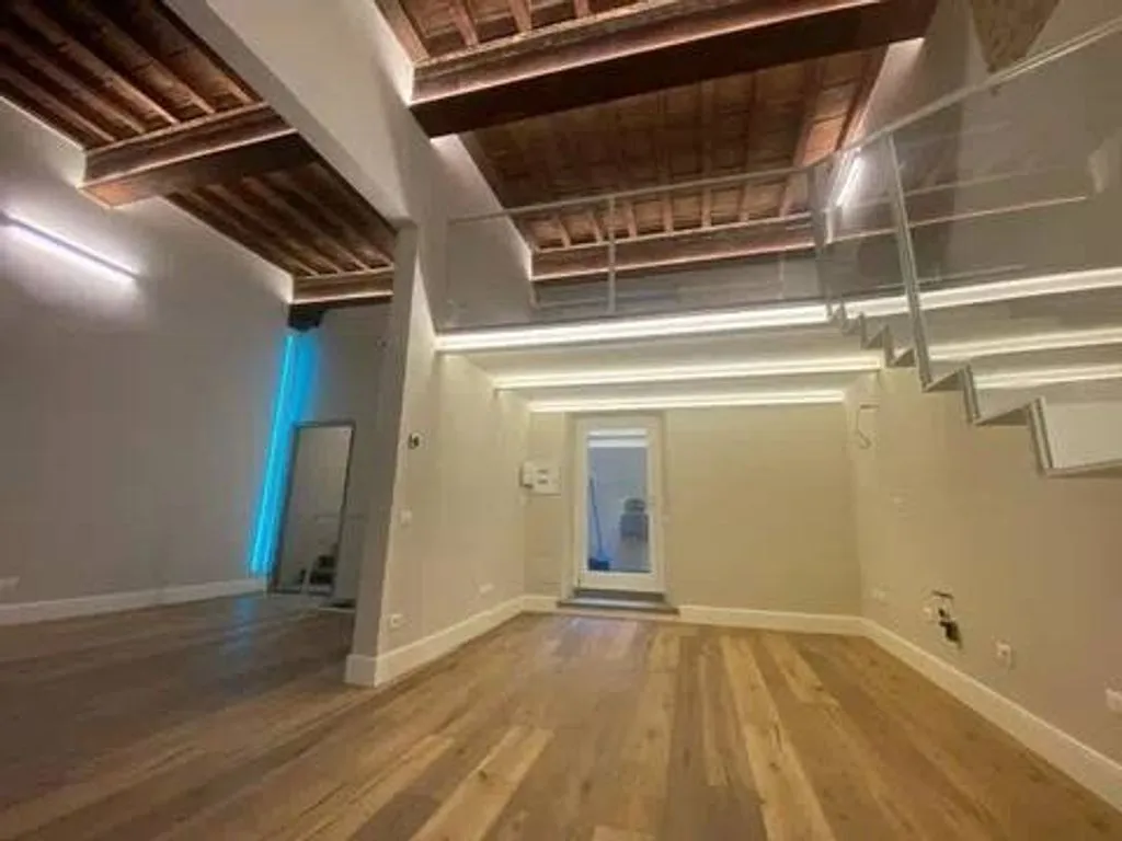 Living Room - Luxury 4-Bedroom Apartment in Florence