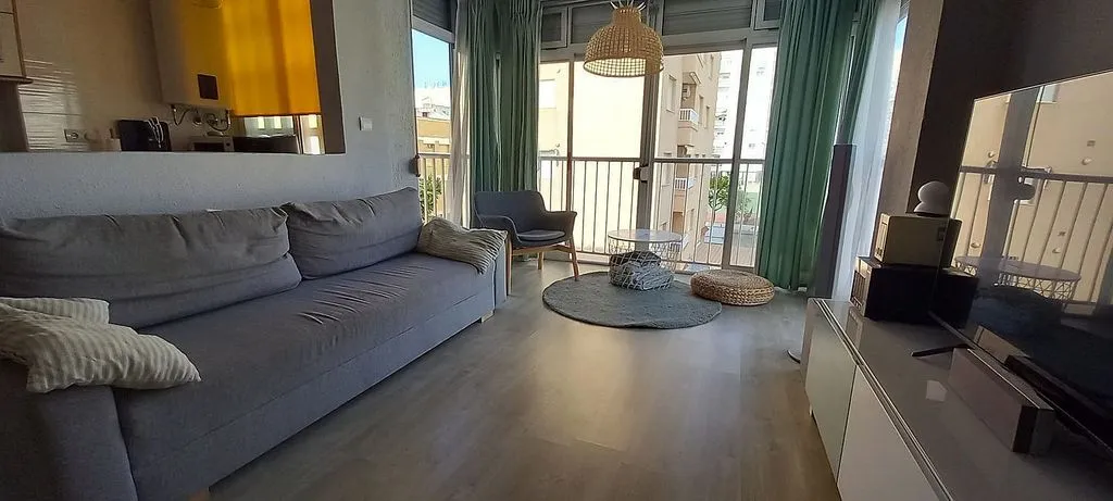 Elutuba - Beachfront Flat with Garage in Rabida Street