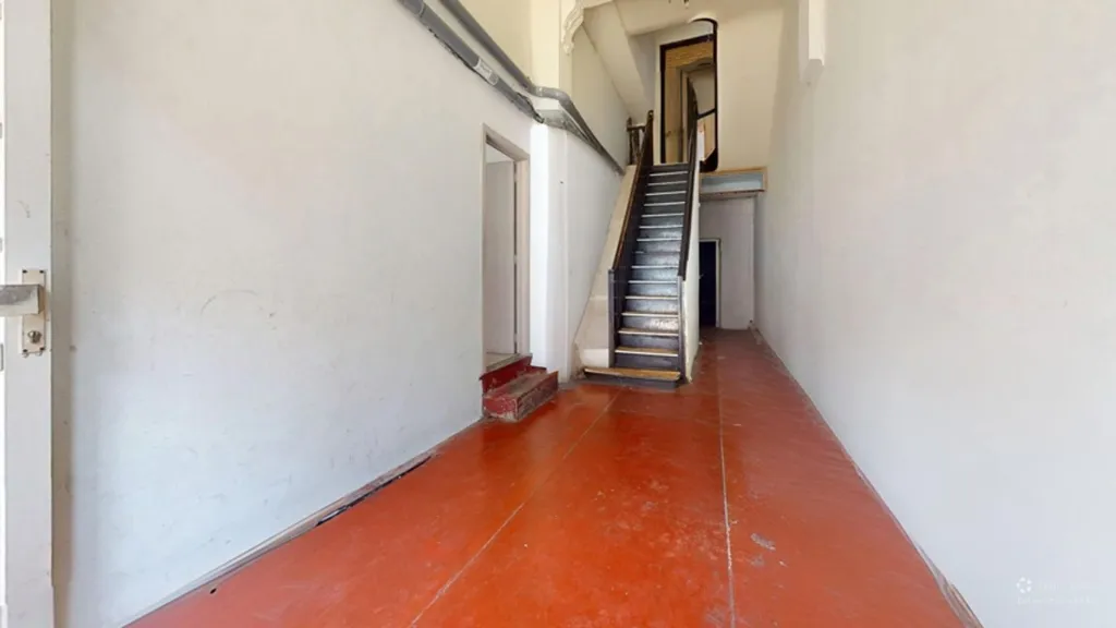 Toad - Mixed-Use Building with Storage in Schaerbeek