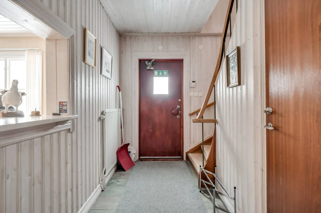 Esik - Multi-Use Property with Historic Charm in Borgvik
