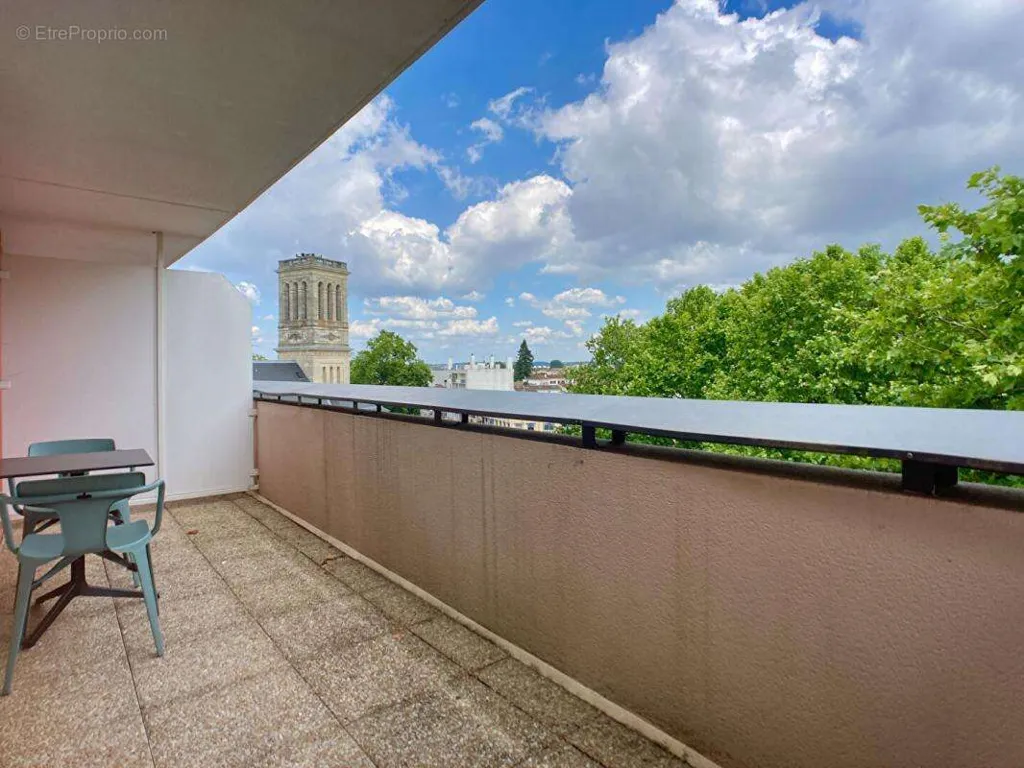 balcony