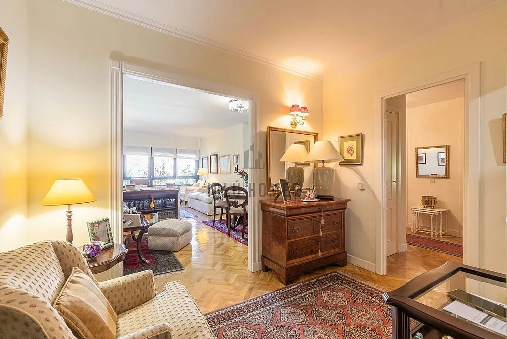 Elutuba - Apartment with Terrace in Ríos Rosas, Madrid
