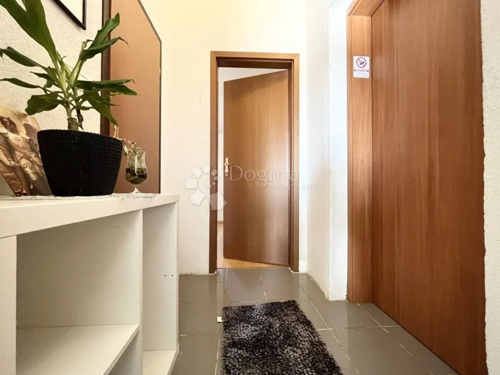Esik - Two-Bedroom Apartment with Sea View in Novigrad