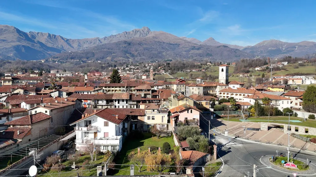 Triplex Villa with Garden in Occhieppo Superiore