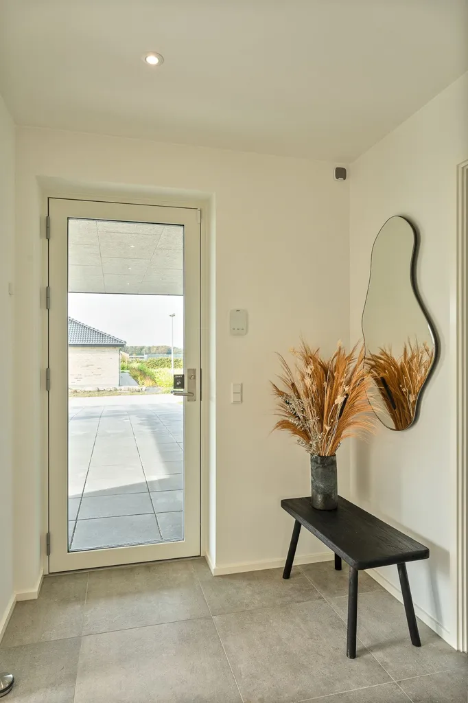 hallway_entrance