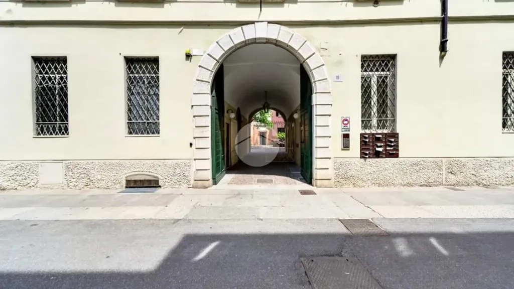 Entrée - Spacious 2-Bedroom Apartment in Brescia