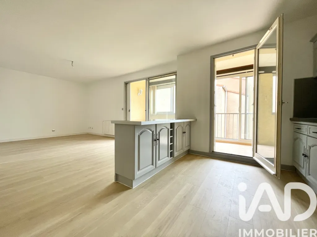 Kitchen - Bright 2-Bedroom Apartment with Balcony in Narbonne