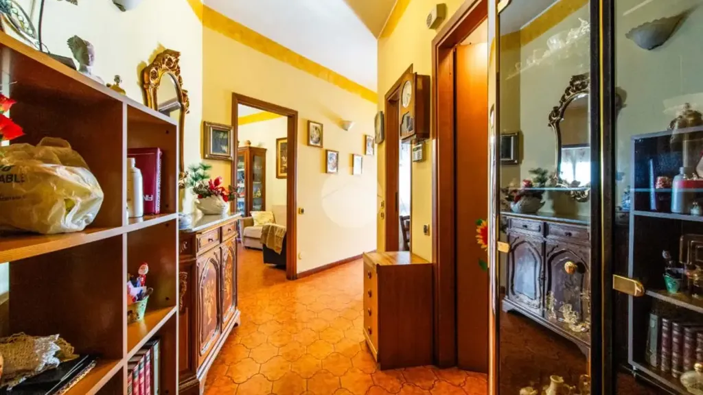 hallway_entrance