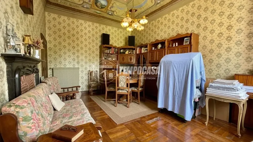 Elutuba - Triplex with Private Garden in Biella Centre