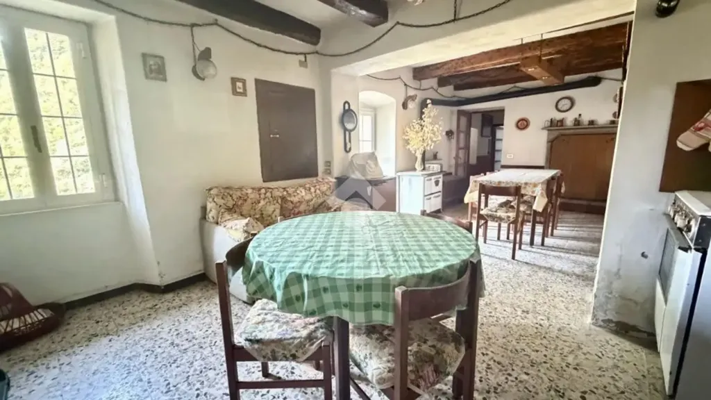 Salle à manger - Historic Semidetached House with Balconies in Urida