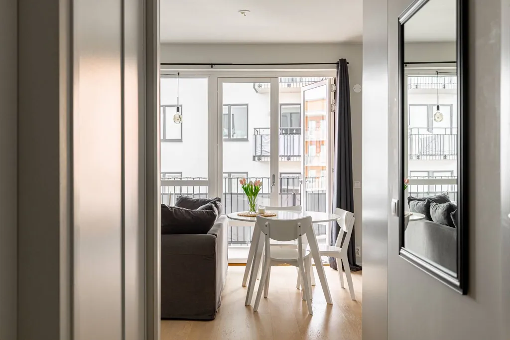 Entrée - Modern Flat with Balcony in Eskilstuna
