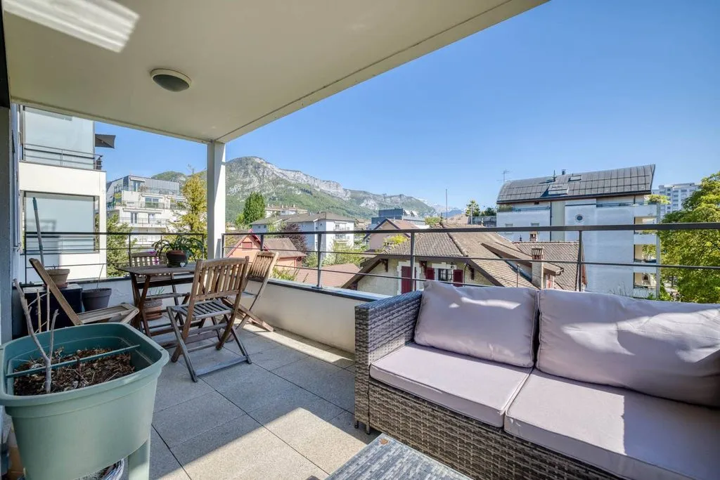 Rõdu - 1 Bedroom Apartment with Mountain View in Annecy
