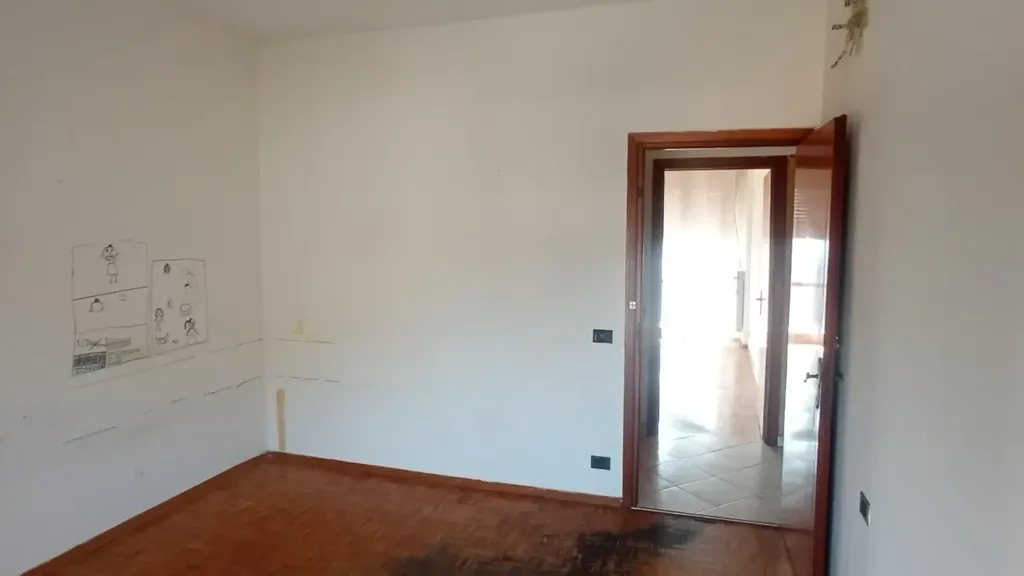 Pièces - 4-Bedroom Apartment with Balcony in Empoli