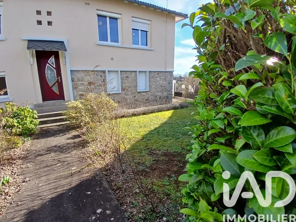 Jardin - Maison Familiale avec Terrasse à Pleaux