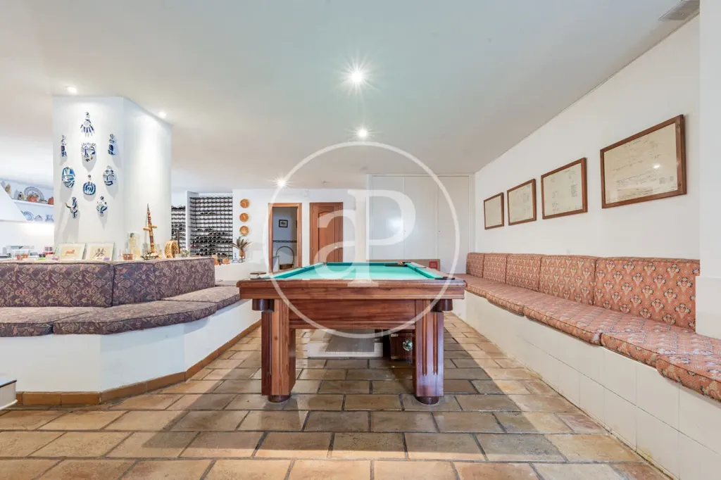 Toad - Chalet with Pool in Parque Conde de Orgaz