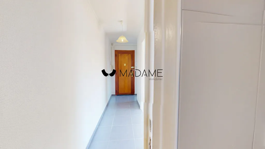 hallway_entrance