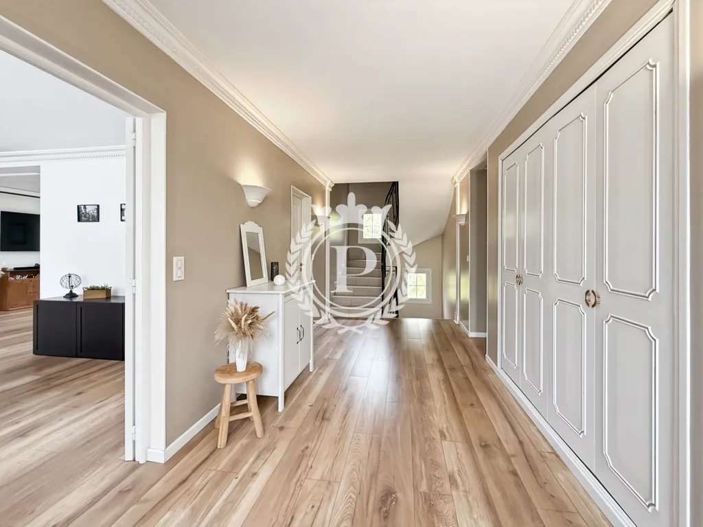 hallway_entrance