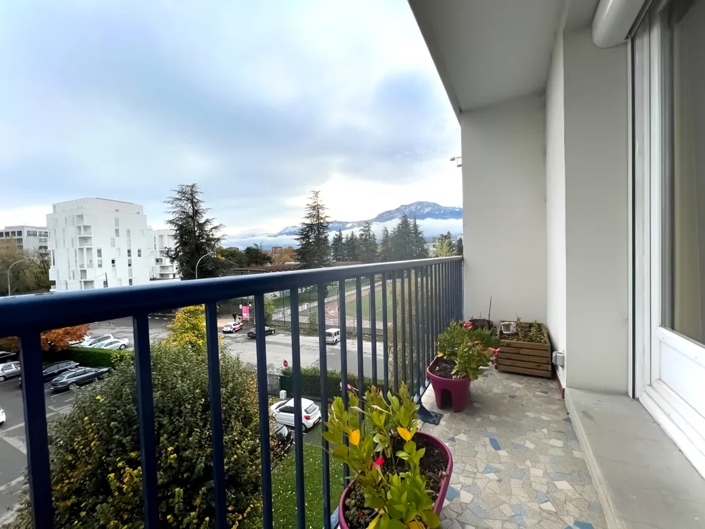 Rõdu - T5 Apartment with Mountain View in Secure Residence