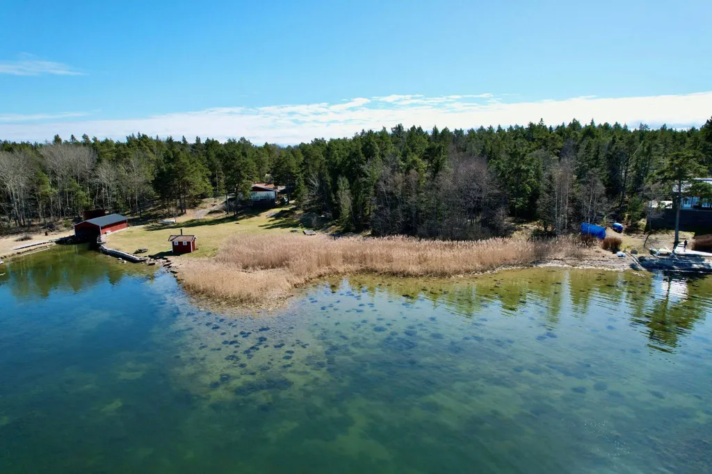 Aerial - Waterfront Plot with Meadow on Ingmarsö