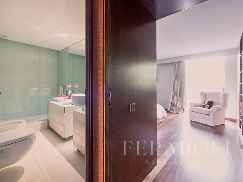 Salles de bain - Luxury Duplex with River Views in Estrela, Lisbon