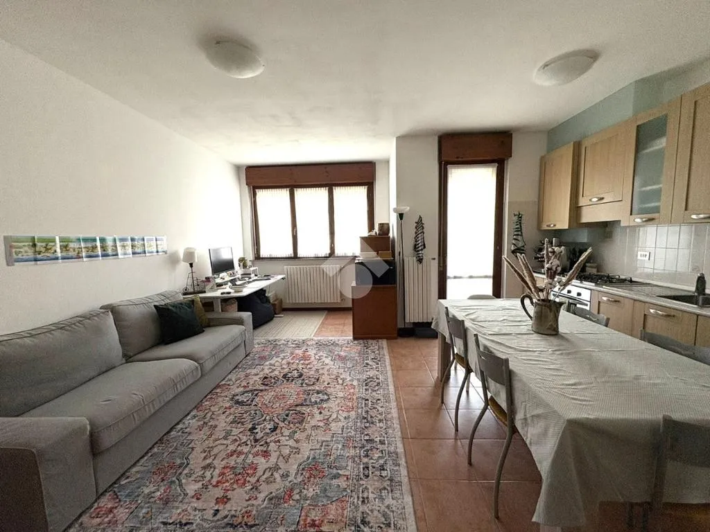 Soggiorno - Appartamento con balcone in zona tranquilla a Gallarate