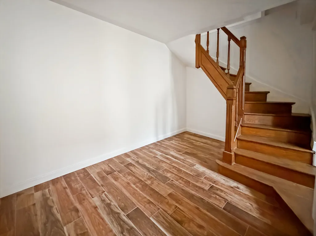 Toad - Fully Renovated Triplex in Palaiseau Centre