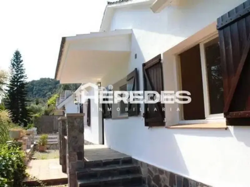 Välivaade - Chalet with Terrace in Torrelles de Llobregat