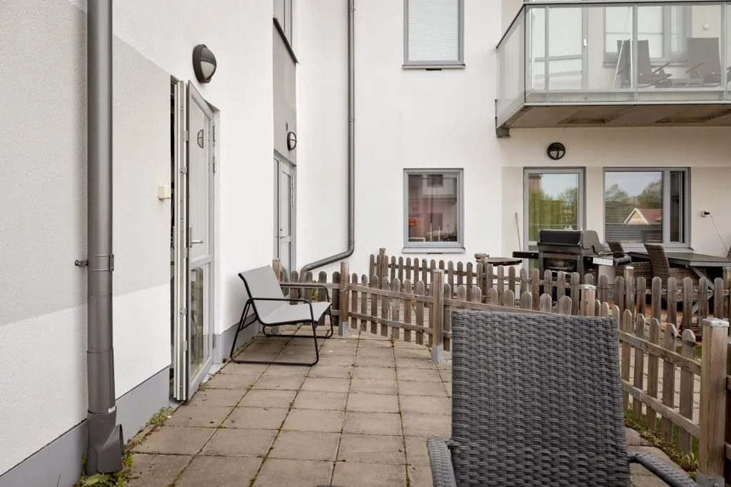 Terrace - Modern Flat with Balcony in Enköping Centre