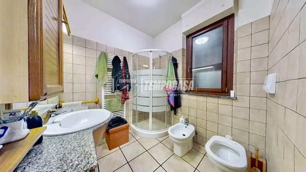 Salles de bain - Villa with Private Garden in Robassomero