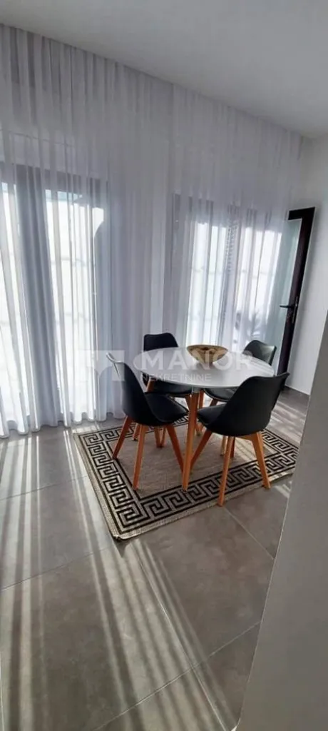 Söögituba - Modern Studio with Terrace in Kostrena