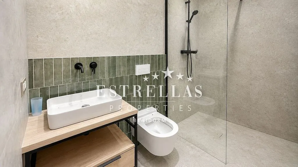 Vannitoad - Modern Studio with Terrace in Benidorm Centre