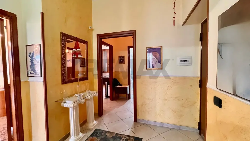 hallway_entrance