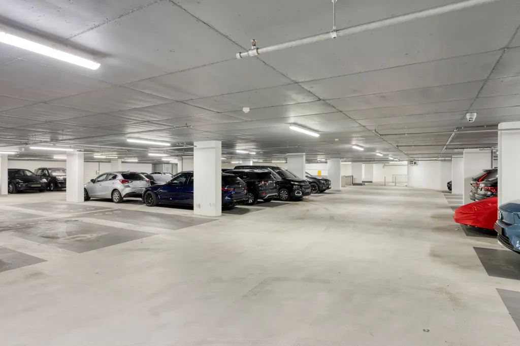 Garage - Monumental Penthouse with Dachterras in ’s-Hertogenbosch