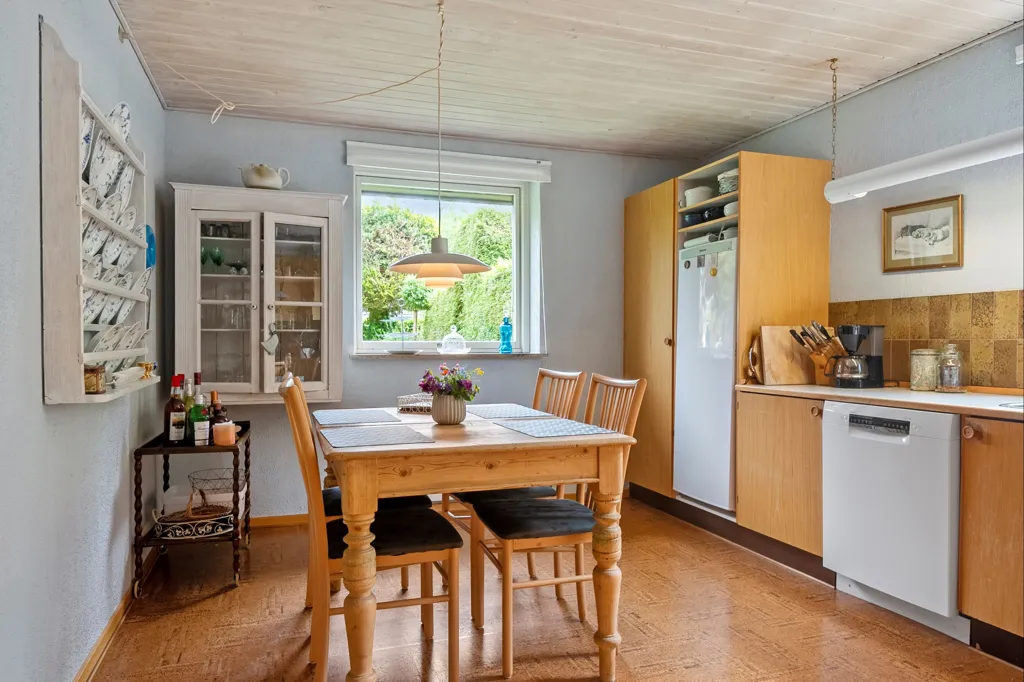 Söögituba - Villa with Garden in Secure Area