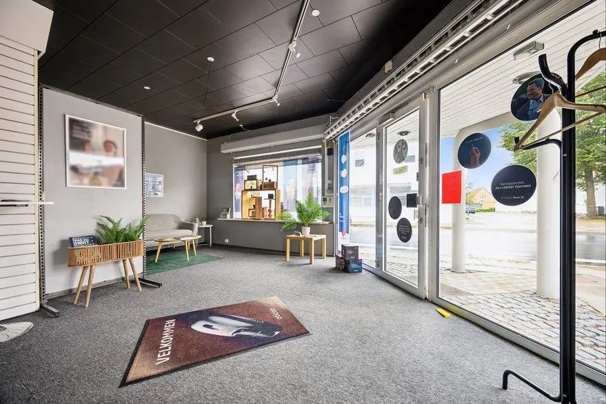 Entrée - Mixed-Use Property with Central Location in Dronninglund