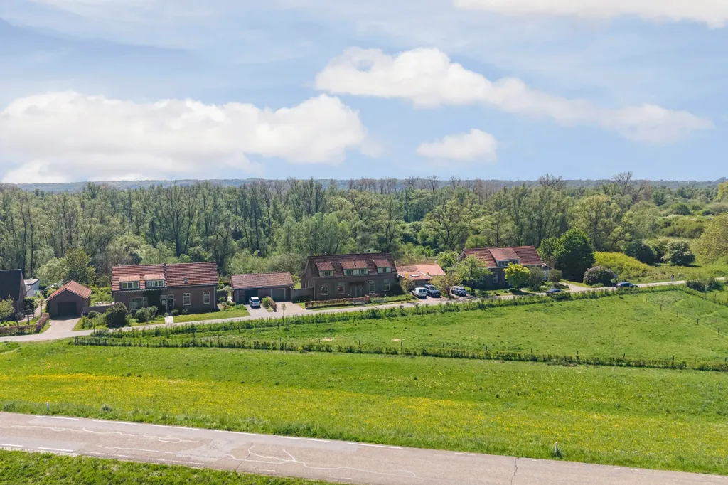 Õhuvaade - Two-Storey House with Garden in Ooijpolder