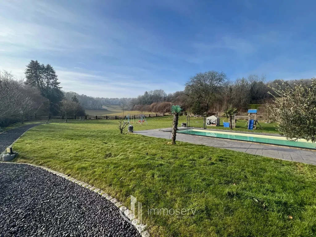 Jardin - Villa avec Vue Panoramique et Piscine à Escherange