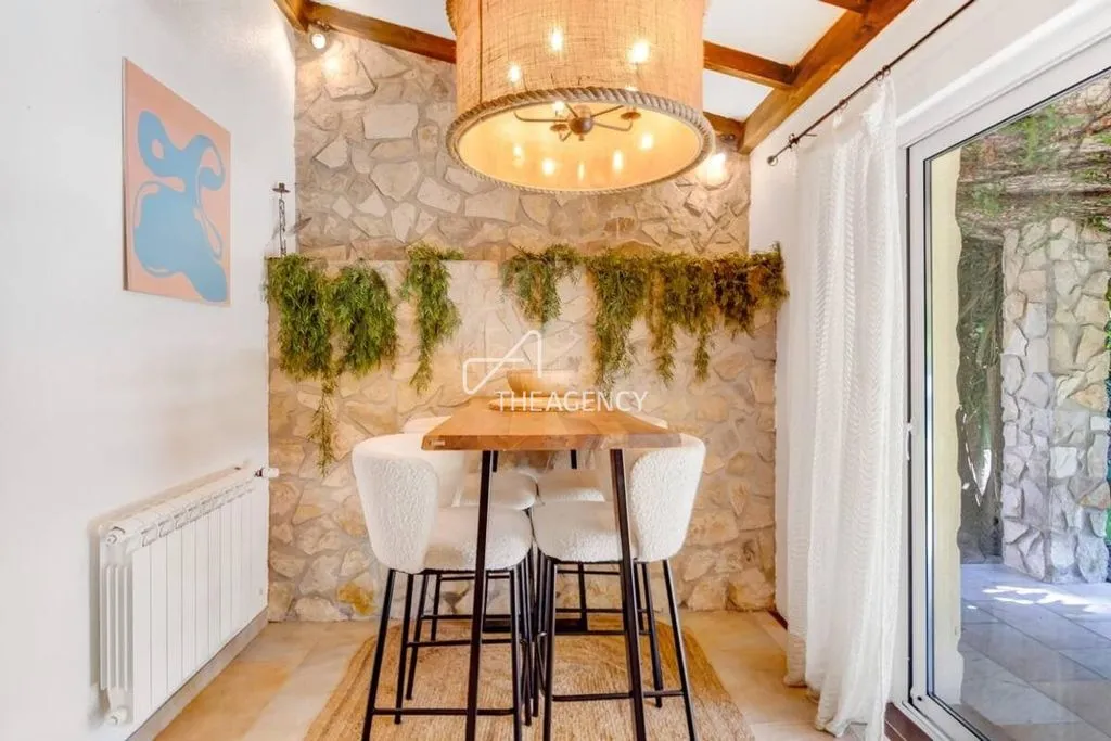 Dining Room - Luxury Villa with Pool in Charneca de Caparica