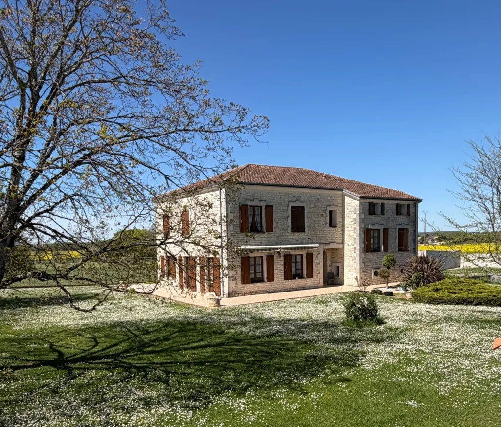 Välivaade - Stone House with Garden in Brie