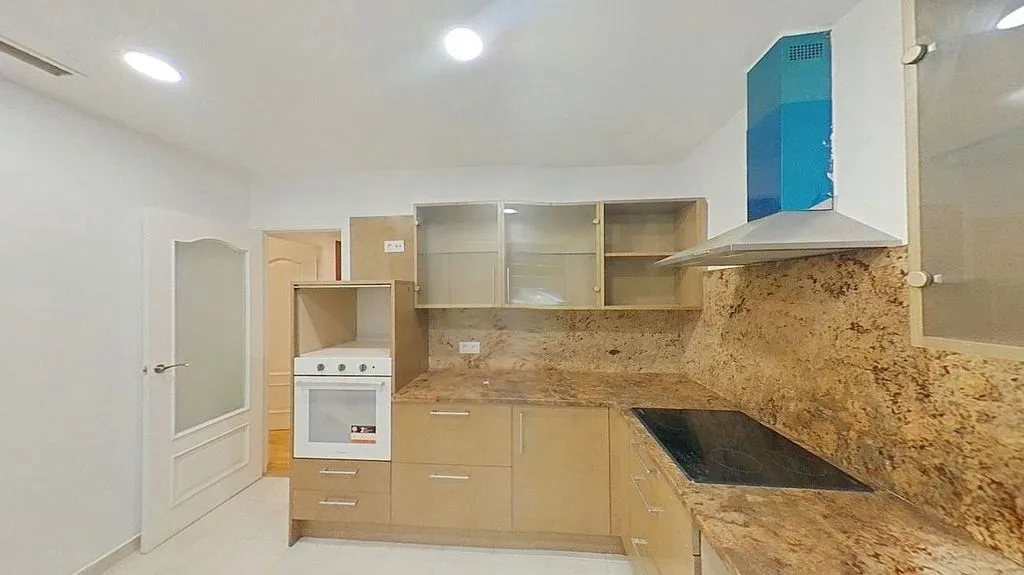 Apartment with Balcony in Sants, Barcelona