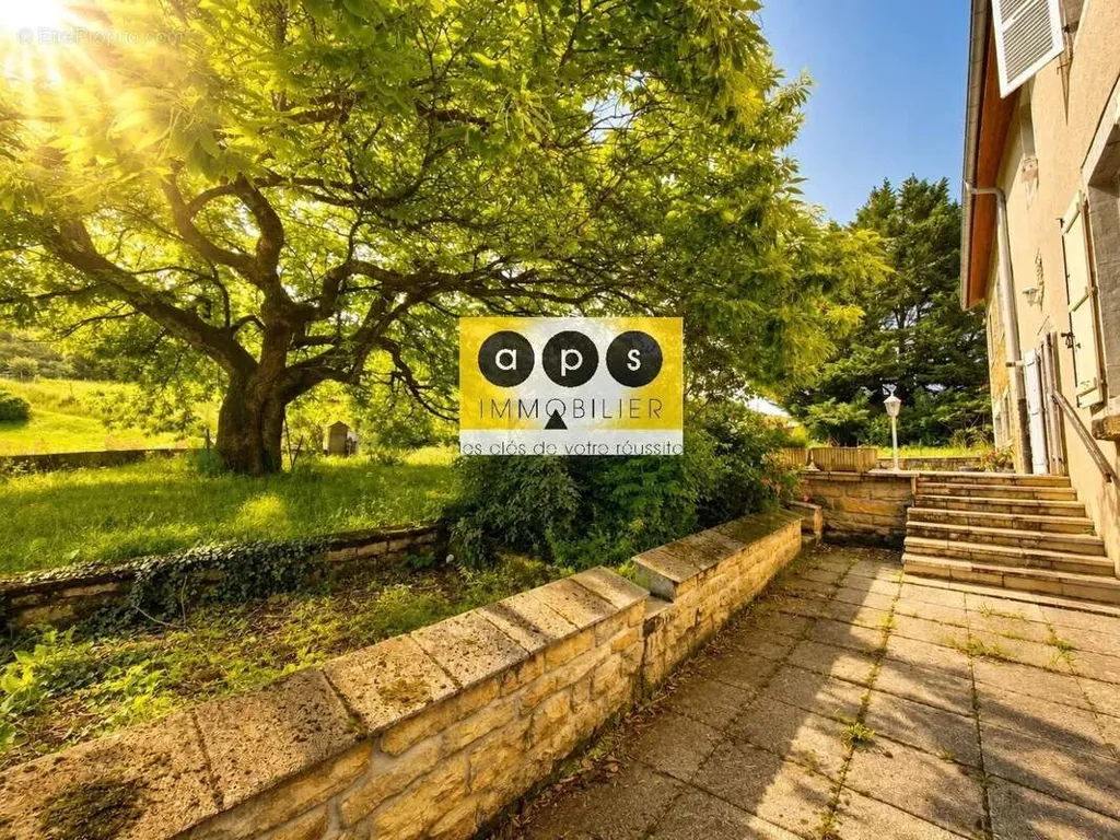 Jardin - Maison de Village en Pierre à 2 min d'Arbois