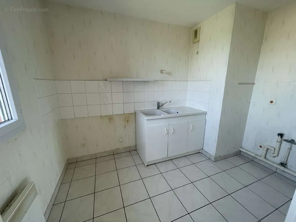 Cuisine - Appartement avec Terrasse dans Résidence Calme à Cusset