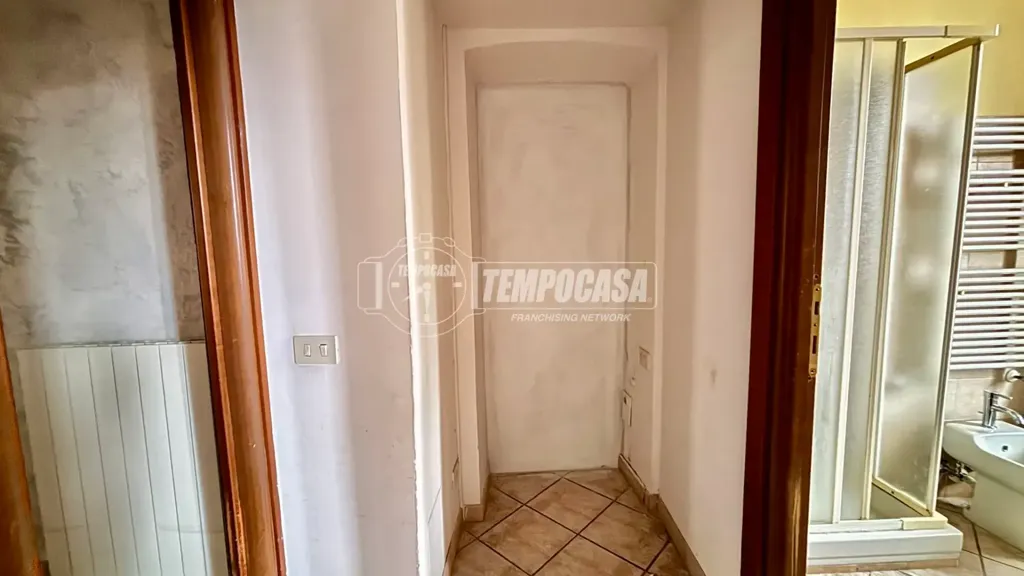 Salles de bain - Ground Floor Flat with Balcony in Biella