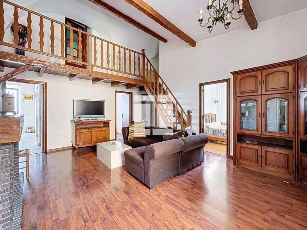 Elutuba - Duplex with Sea View on Quai des Martyrs